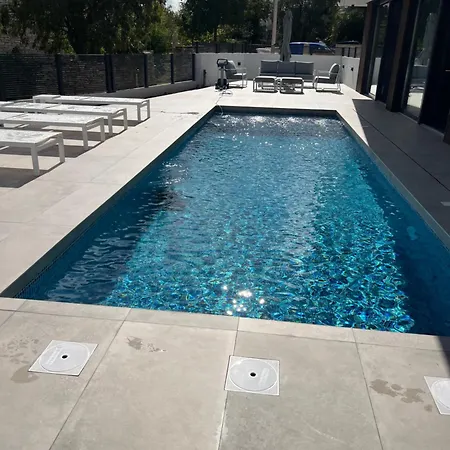Premium With Pool