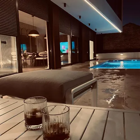 Premium With Pool *